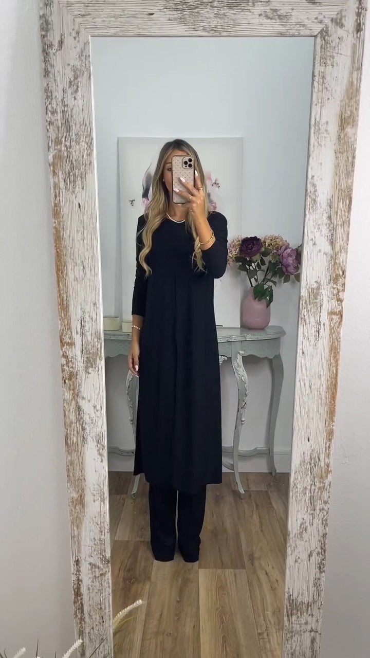 Costume 2 pièces élégant et décontracté avec haut long et pantalon assorti