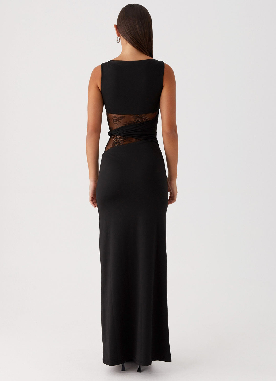 Leni | Robe maxi ajustée avec des découpes subtiles et un laçage