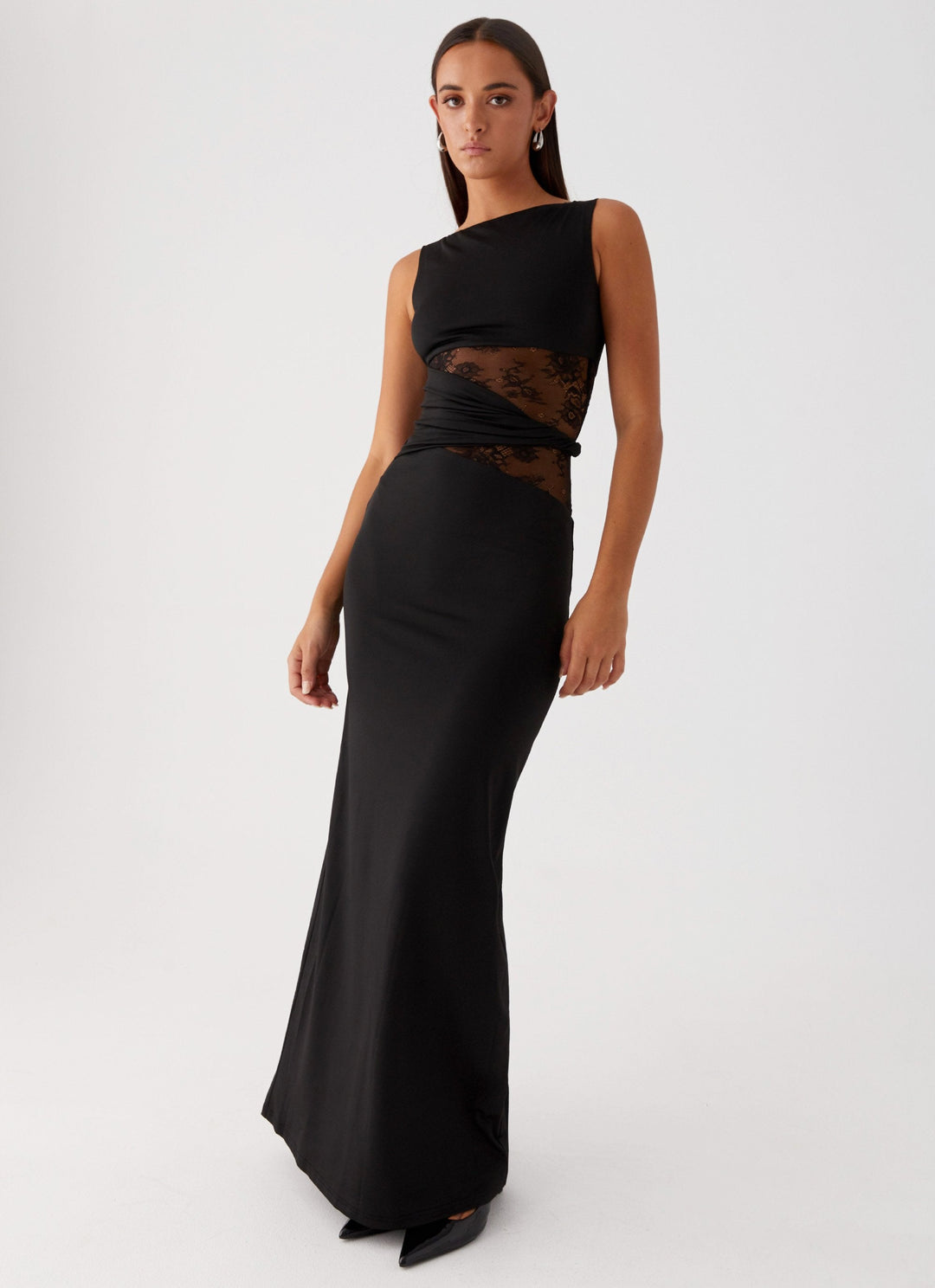 Leni | Robe maxi ajustée avec des découpes subtiles et un laçage