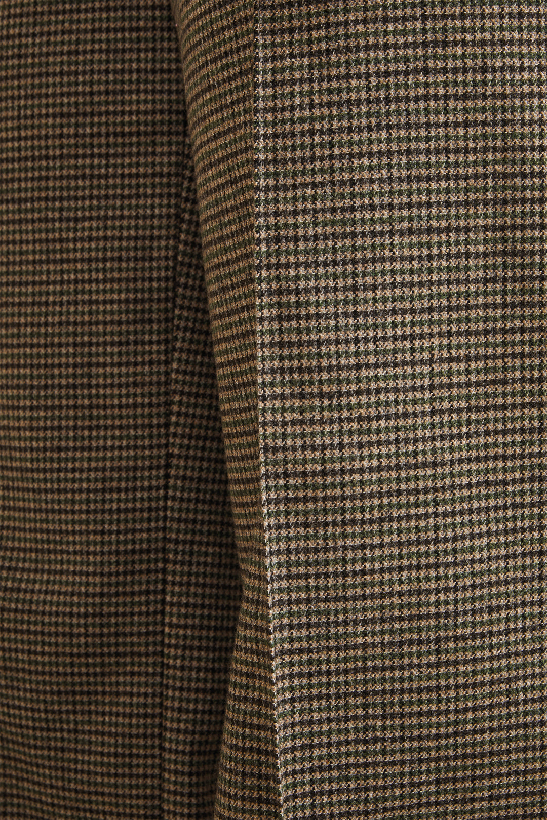 Pants with patch pockets and houndstooth pattern