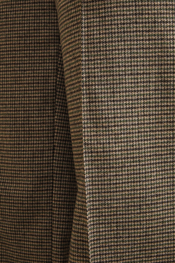 Pants with patch pockets and houndstooth pattern