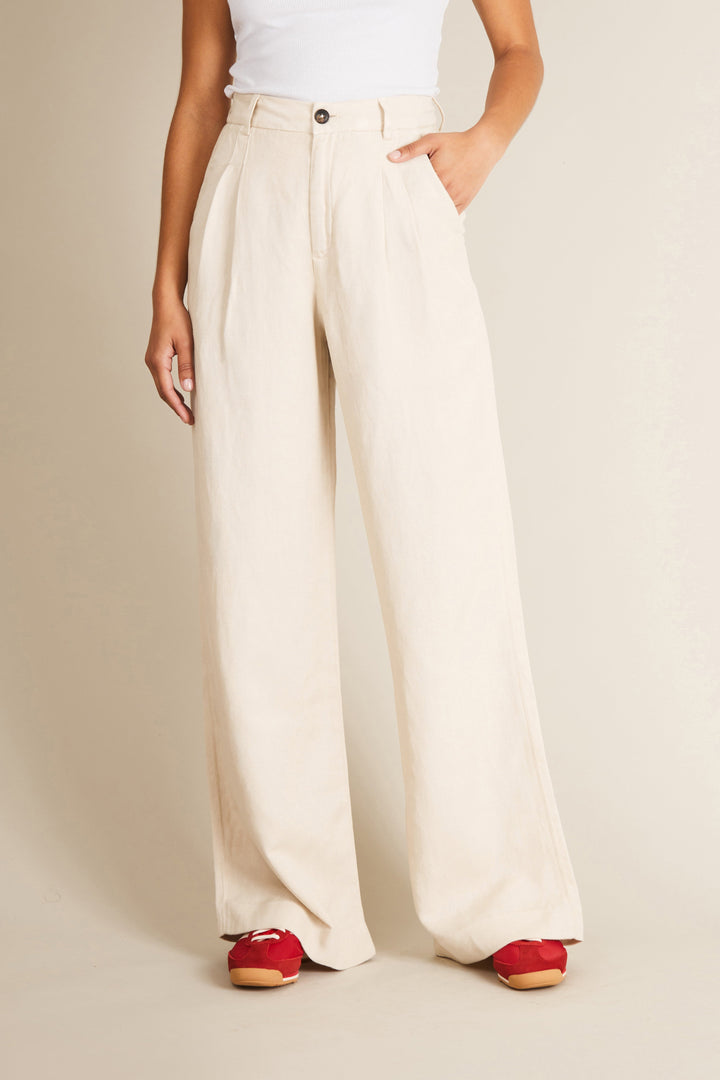 Lightweight ecru pleated trousers