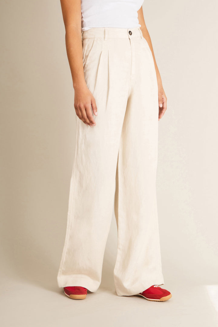 Lightweight ecru pleated trousers