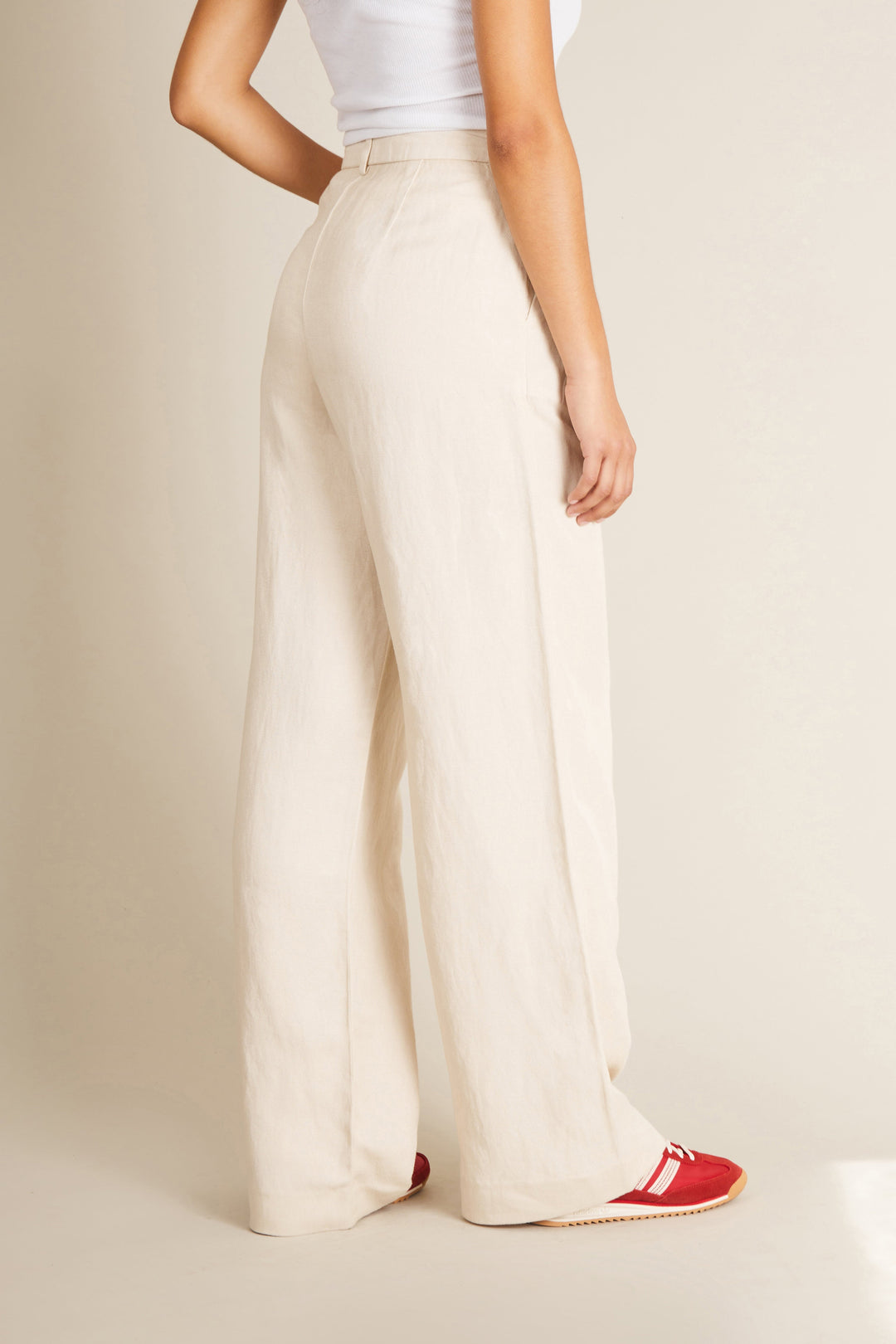 Lightweight ecru pleated trousers