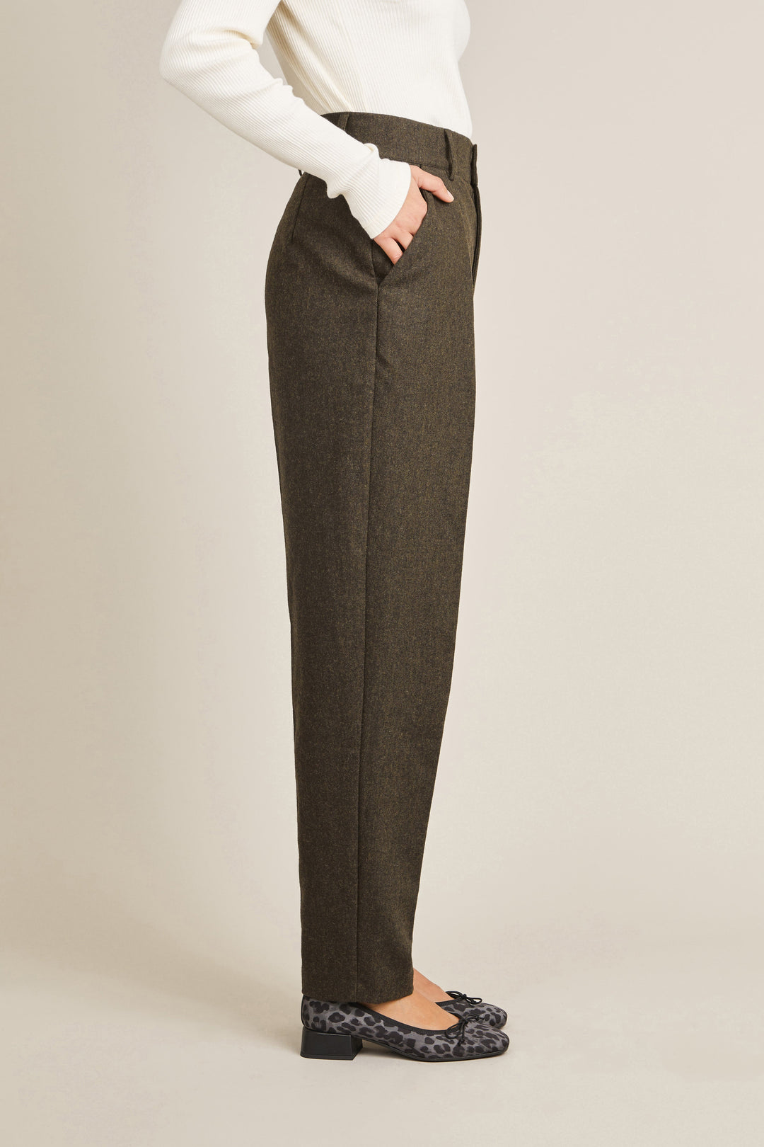 Flannel tailored pants in olive green