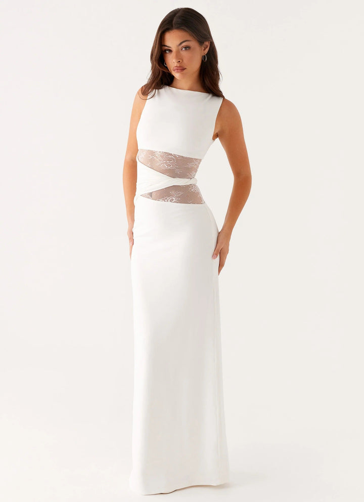 Leni | Robe maxi ajustée avec des découpes subtiles et un laçage